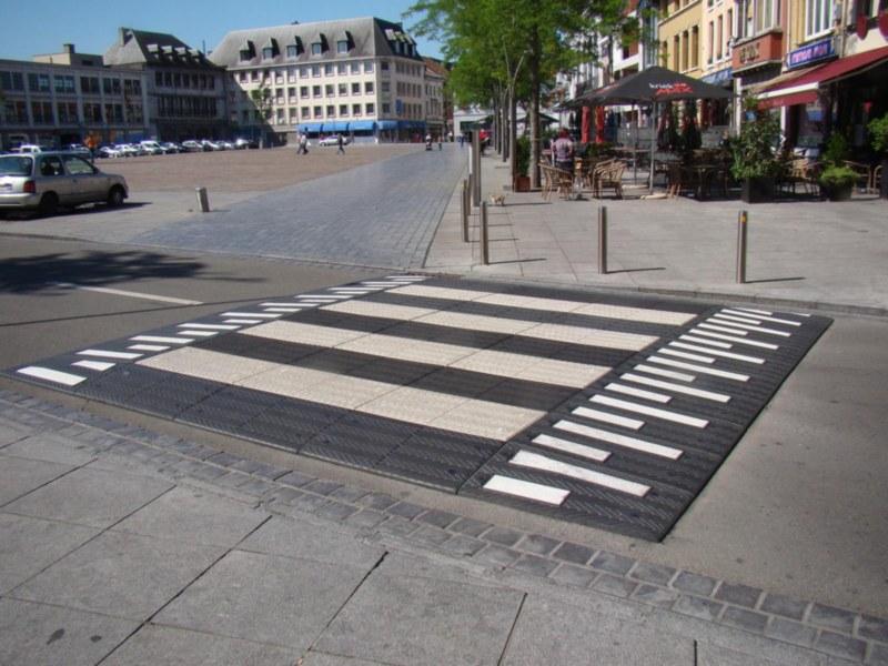 TDJ Fodgængerfelt fra trafikgummi.dk - fodgænger, fodgængerovergang, trafikant, trafiksikkerhed