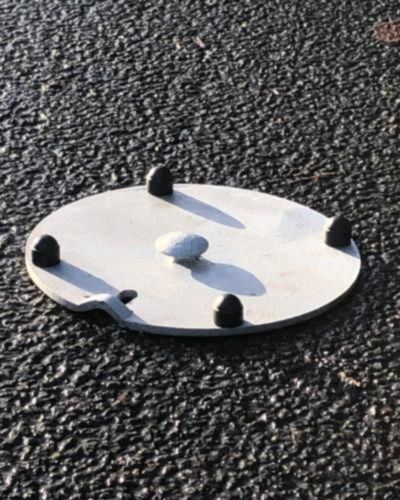 TDJ Pullert - aftageligt beslag. Let og hurtig at montere og afmontere. Trafikgummi.dk TDJ Pullert - aftageligt beslag. Let og hurtig at montere og afmontere. Trafikgummi.dk